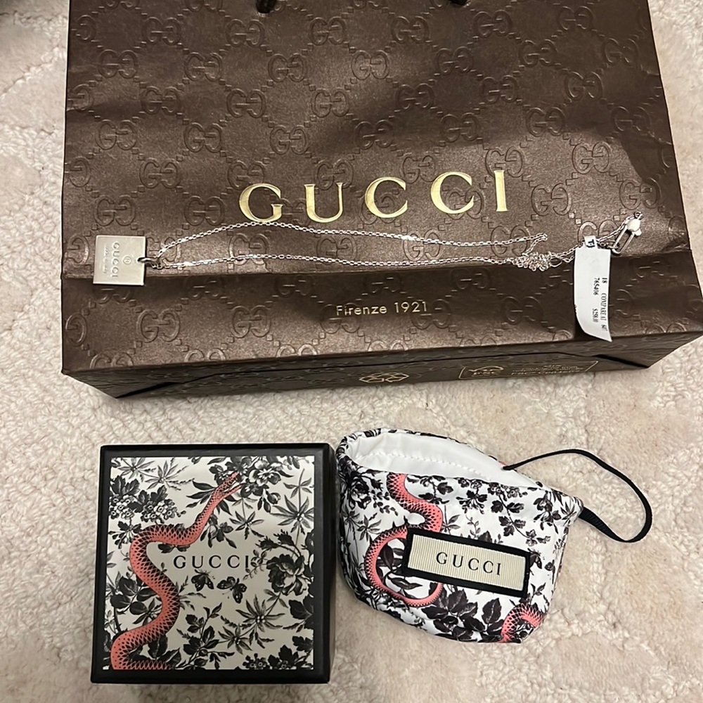 Gucci chain necklace